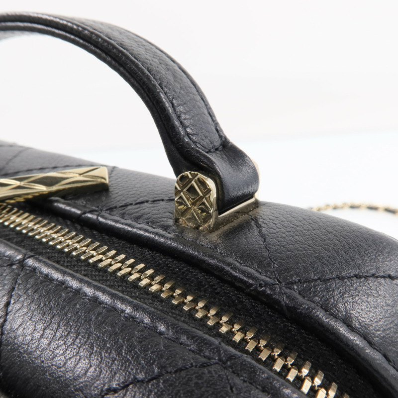 CHANEL 牛皮皮革Vanity Case金扣手挽肩背兩用袋-15