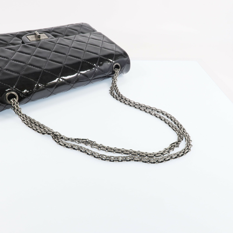 CHANEL 漆皮皮革2.55 Jumbo銀扣鏈帶肩背袋-8