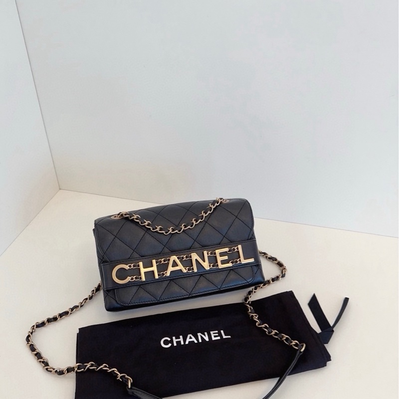 99新Chanel香奈兒 黑金皮穿鏈字母logo插蓋盒子包 小號-0