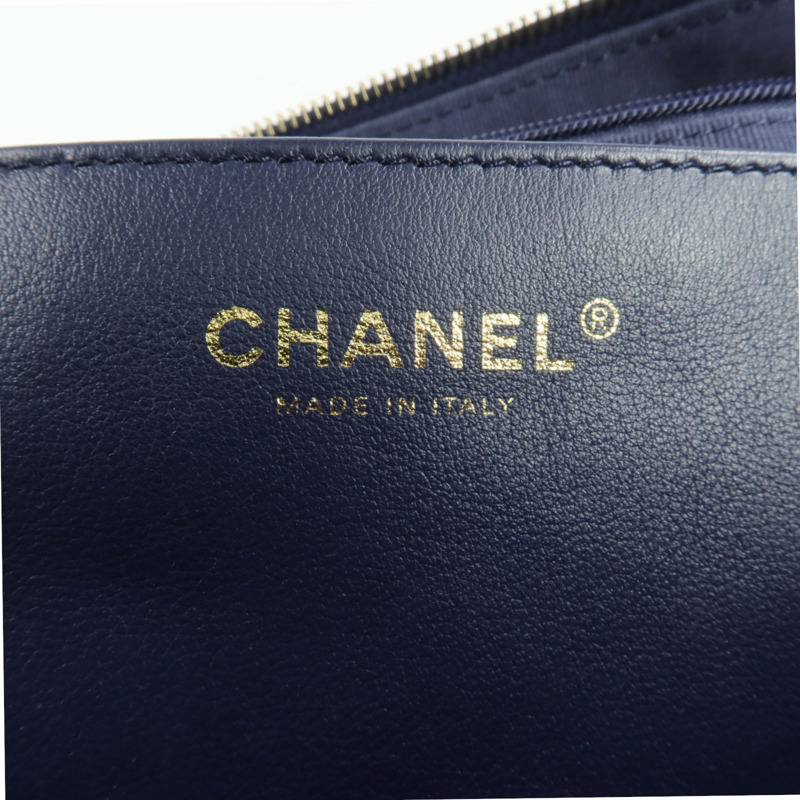 CHANEL 牛仔布Hobo金扣鏈帶肩背袋-5