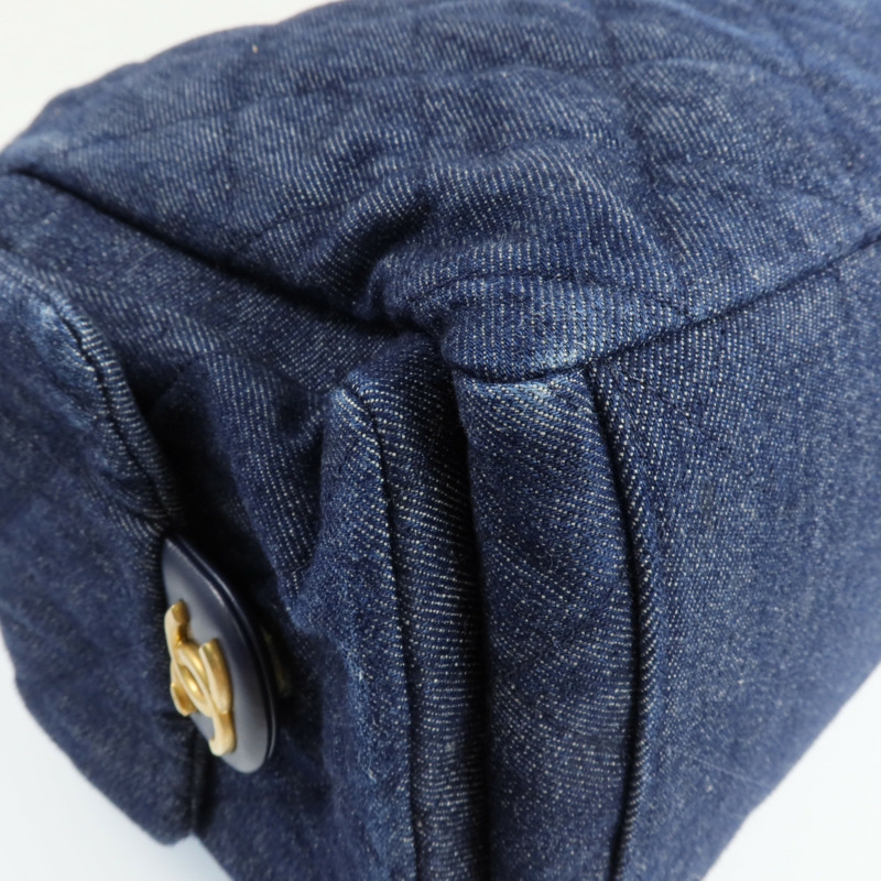 CHANEL 牛仔布Hobo金扣鏈帶肩背袋-13