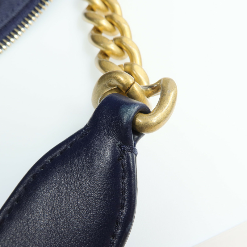 CHANEL 牛仔布Hobo金扣鏈帶肩背袋-15
