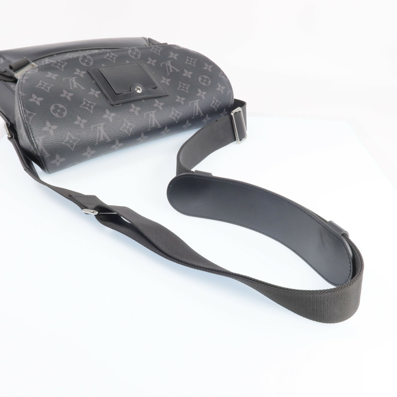 LOUIS VUITTON Monogram Eclipse Messenger PM Voyager銀扣肩背袋-7
