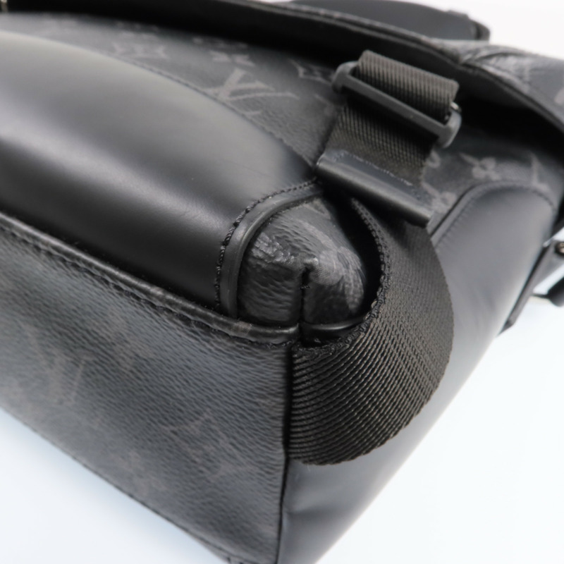 LOUIS VUITTON Monogram Eclipse Messenger PM Voyager銀扣肩背袋-9
