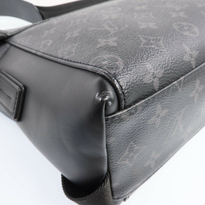 LOUIS VUITTON Monogram Eclipse Messenger PM Voyager銀扣肩背袋-12