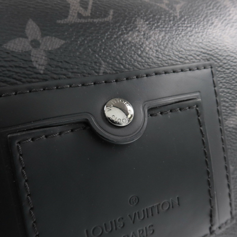 LOUIS VUITTON Monogram Eclipse Messenger PM Voyager銀扣肩背袋-14