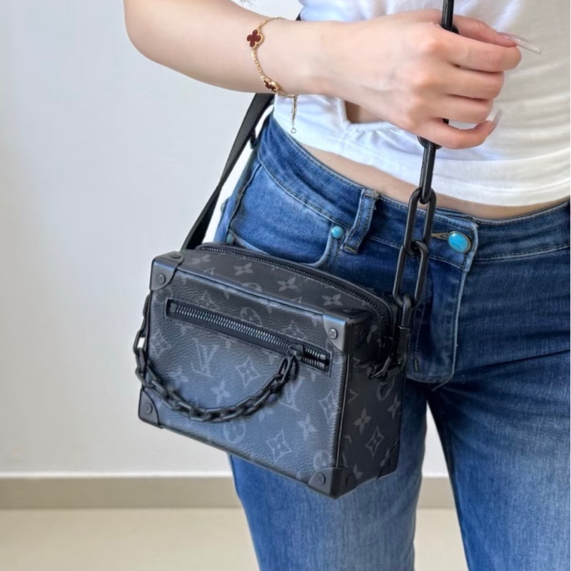 帥潮必備😎99新🆕Lv路易威登黑武士Mini Soft Trunk軟盒子包單肩斜挎包-2