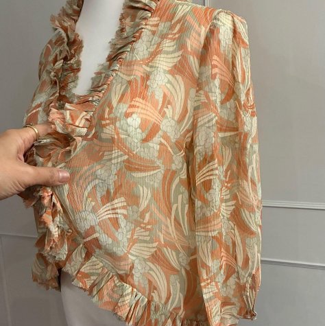 《新歡舊愛》正品非常美chloe宮廷風非常有女人味的七分袖絲質罩衫外套42-1