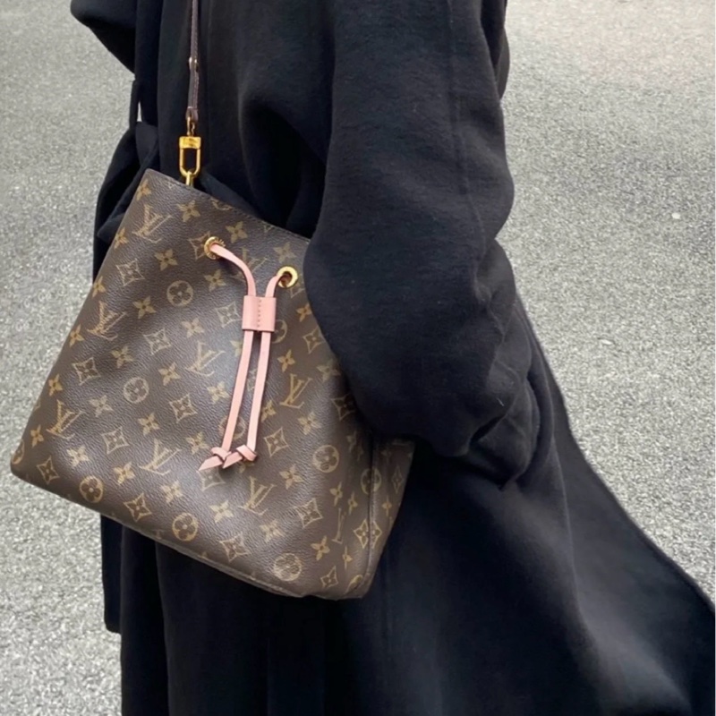 LV Neonoe MM 老花粉色水桶包 中號-9