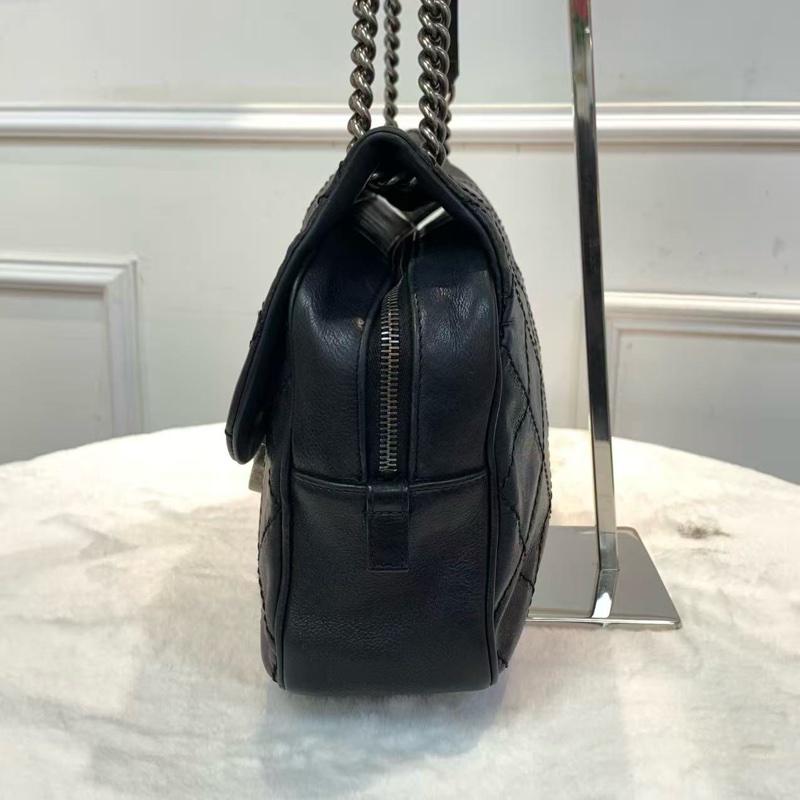 Chanel 愛丁堡系列斜挎包 黑銀 流蘇機場包 經典菱格紋+做舊金屬雙C扣 復古風小牛皮材質 年份:19開 成色:輕微使用痕跡 附件:身份卡 尺寸約32x22x9cm-10