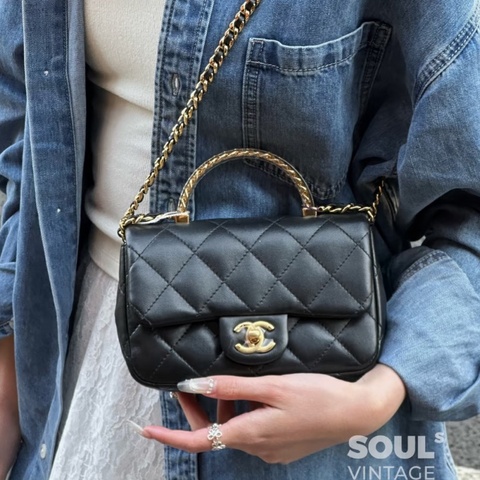 絕美氣質天花板🤩超低價99新🆕Chanel黑金菱格紋手柄cf方胖子單肩斜挎手提包