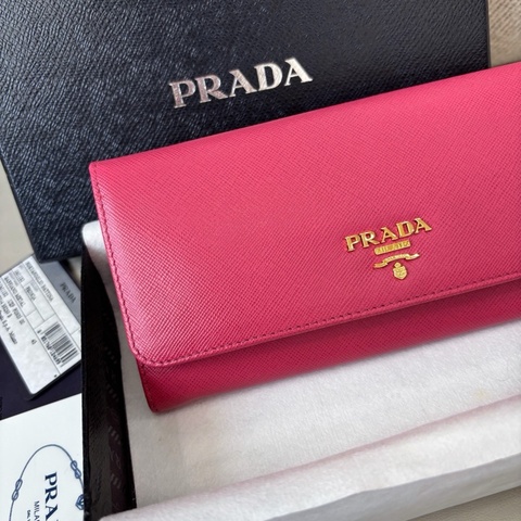 Prada 粉色十字紋牛皮長款錢包長夾