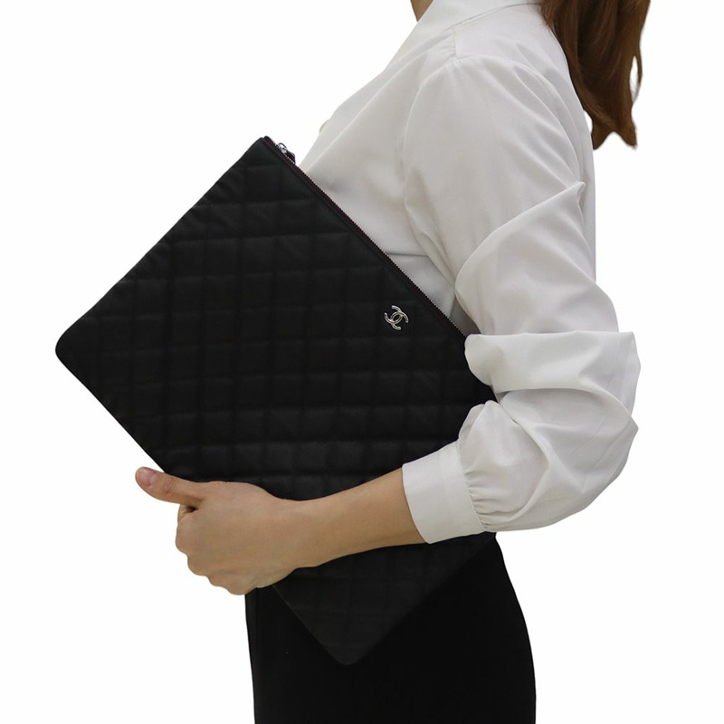 【包稅】CHANEL 魚子醬經典口袋手拿包 銀色 大號(新款全像圖)-7