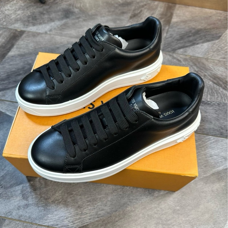 99新未使用LV 路易威登 Time out 全皮厚底運動鞋 休閒鞋 增高顯腿長 後跟四葉草logo 經典一-1