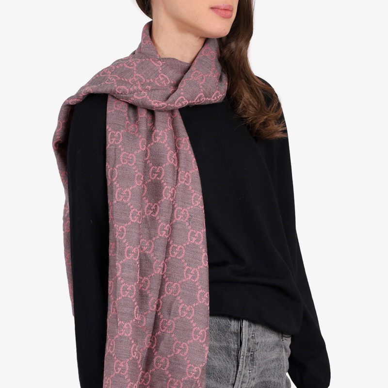 914intheair精品代購『二手閒置』古馳Gucci提花GG logo粉灰色雙面圍巾-1
