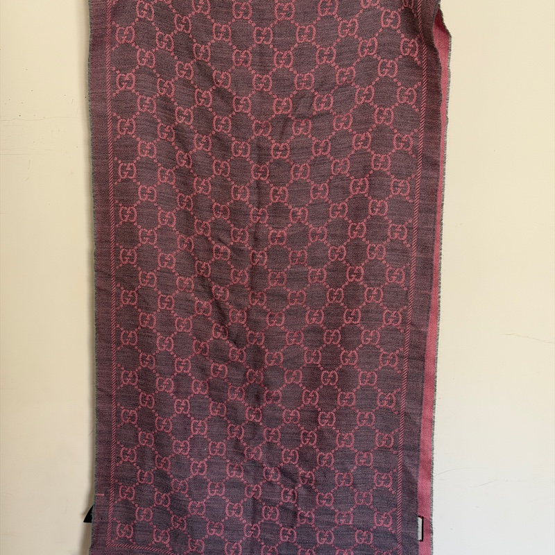 914intheair精品代購『二手閒置』古馳Gucci提花GG logo粉灰色雙面圍巾-8