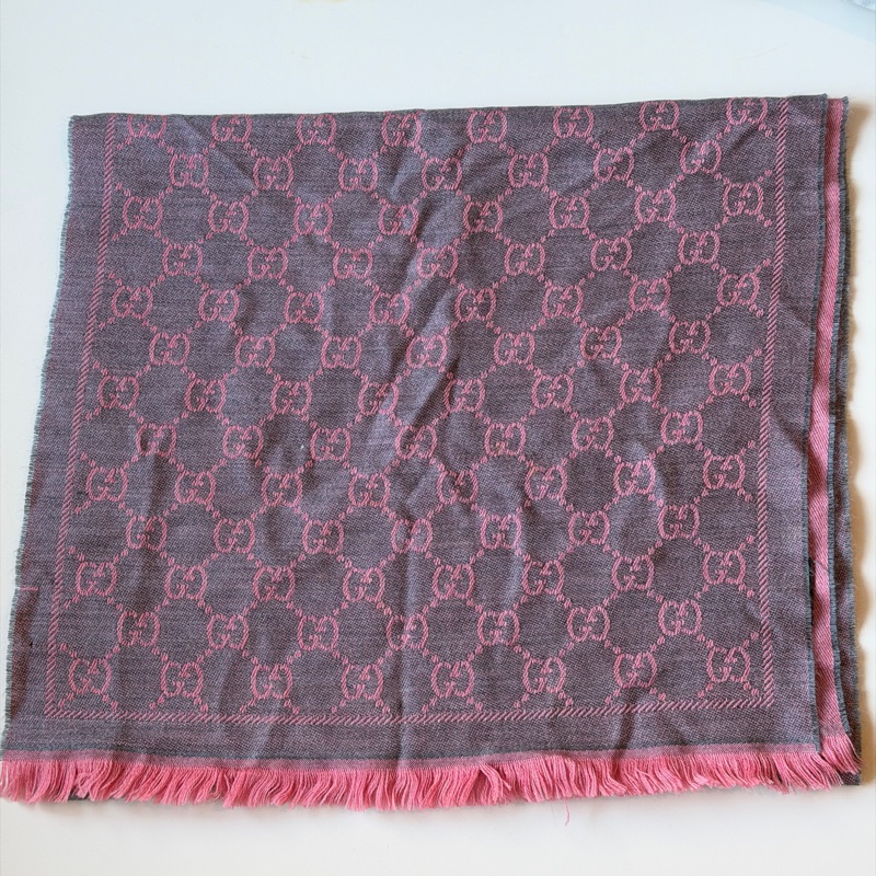 914intheair精品代購『二手閒置』古馳Gucci提花GG logo粉灰色雙面圍巾-9