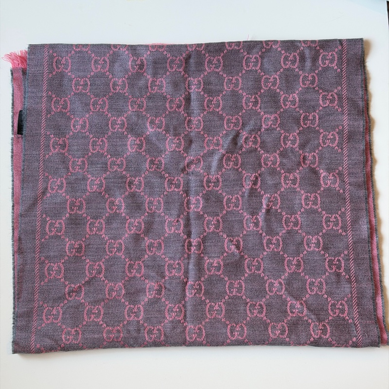 914intheair精品代購『二手閒置』古馳Gucci提花GG logo粉灰色雙面圍巾-10