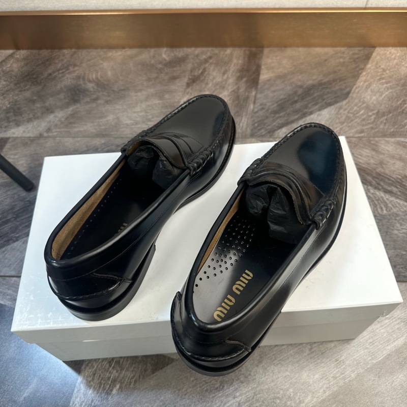 99新未使用Miumiu 繆繆 新款拋光小牛皮 40.5码 樂福鞋 皮鞋 型男商務休閒必備 百搭大氣 男款 黑色 超值一-6