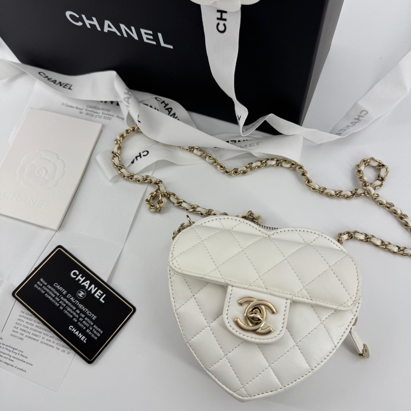 Chanel 2022 Lambskin Leather Quilted White Mini Heart Clutch Bag with Champagne-gold toned Hardware-0