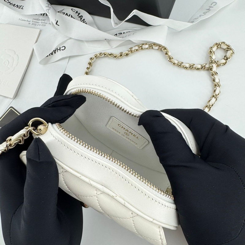 Chanel 2022 Lambskin Leather Quilted White Mini Heart Clutch Bag with Champagne-gold toned Hardware-7