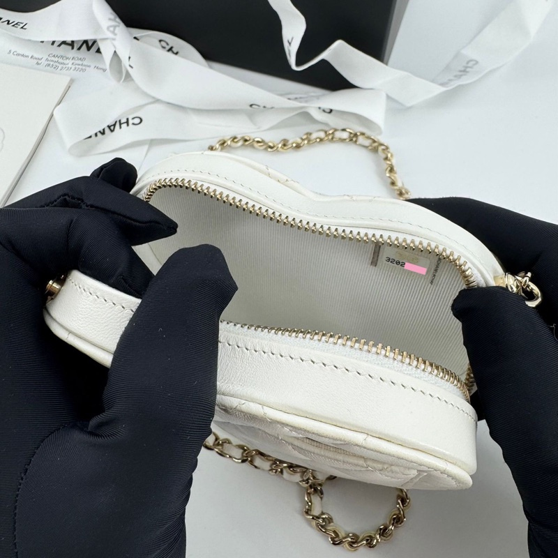 Chanel 2022 Lambskin Leather Quilted White Mini Heart Clutch Bag with Champagne-gold toned Hardware-8