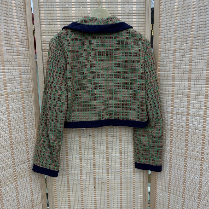 GUCCI古馳羊毛混紡短款外套，40碼 經典格紋拼色設計，袖口和領口深藍色拼接，胸前珍珠裝飾，細節精緻-1