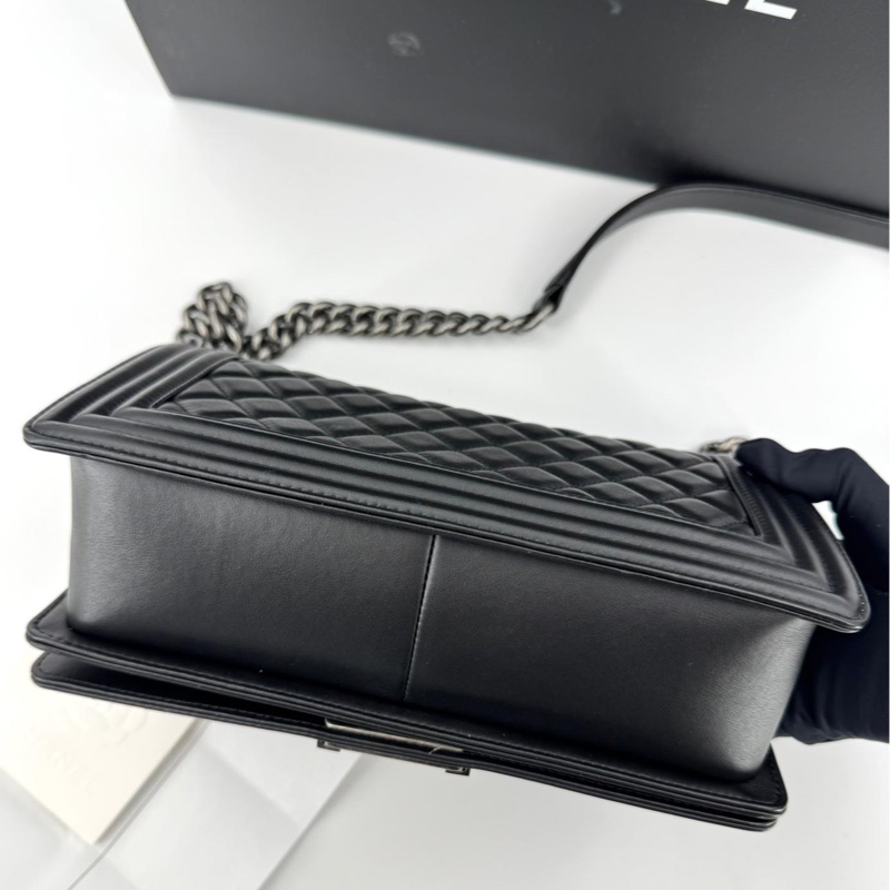 Chanel(21) Calfskin & Ruthenium-Finish Metal Black Leboy 25 Bag-4