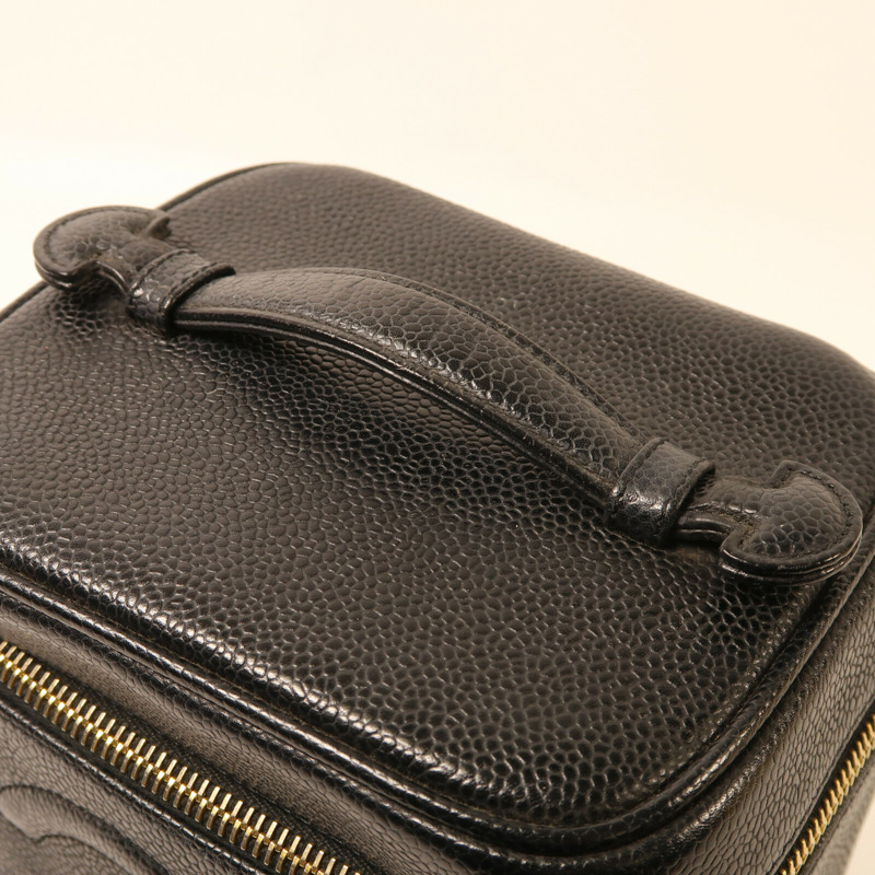 CHANEL 牛皮皮革Vanity Case金扣手挽袋-7