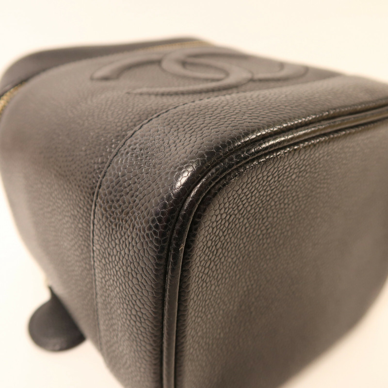 CHANEL 牛皮皮革Vanity Case金扣手挽袋-9