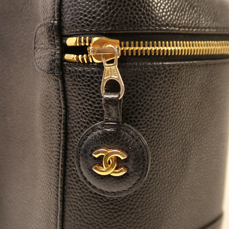 CHANEL 牛皮皮革Vanity Case金扣手挽袋-13