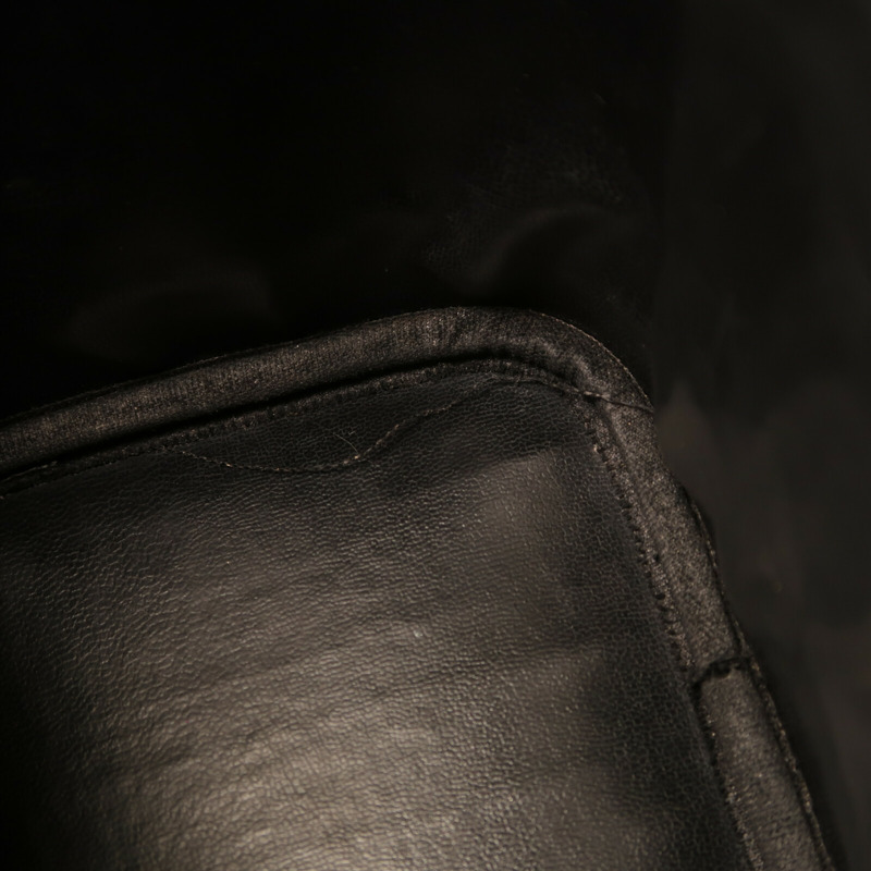 CHANEL 牛皮皮革Vanity Case金扣手挽袋-14