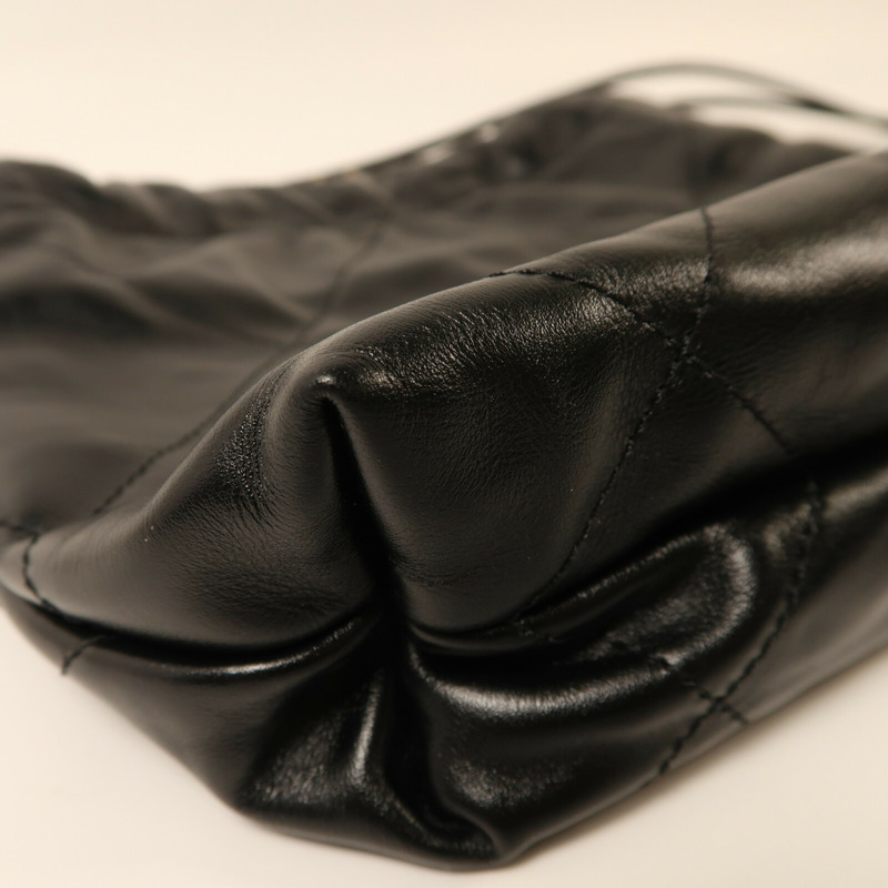 CHANEL 牛皮皮革Chanel Mini 22金扣鏈帶肩背袋-8