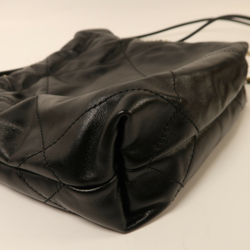 CHANEL 牛皮皮革Chanel Mini 22金扣鏈帶肩背袋-10