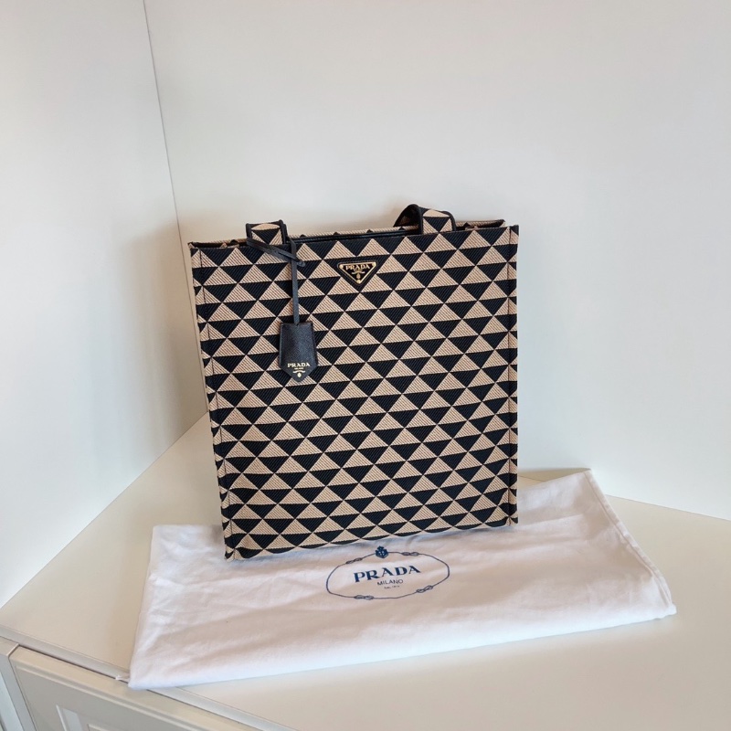 Prada秀款Symbole立體幾何帆布琴譜托特包 36*38*10  99新配件塵袋-1