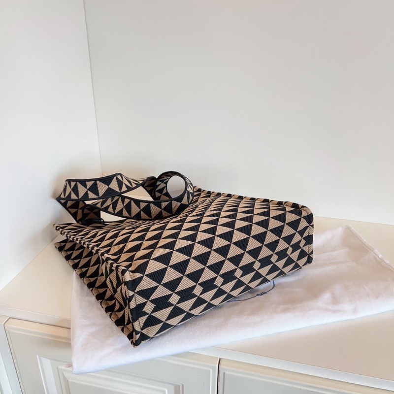 Prada秀款Symbole立體幾何帆布琴譜托特包 36*38*10  99新配件塵袋-5