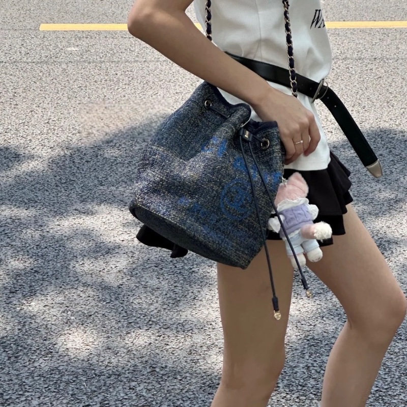 Chanel 沙灘系列抽繩水桶包 黑白灰針織黑配皮金扣22*25*16  98新配件塵袋-0