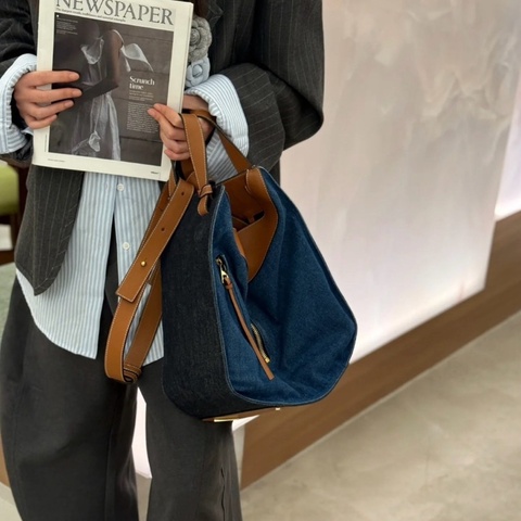 Loewe  Hammock三拼色牛仔吊床包 13*30*33  98新配件塵袋子袋