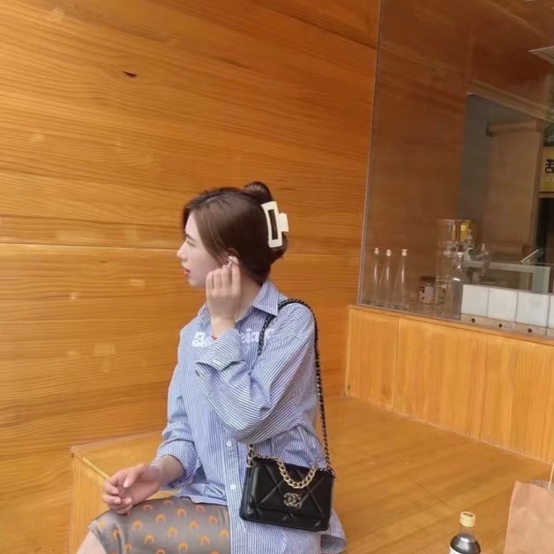 Chanel 19bag woc 芯片款 19*12  99新配件塵袋-0