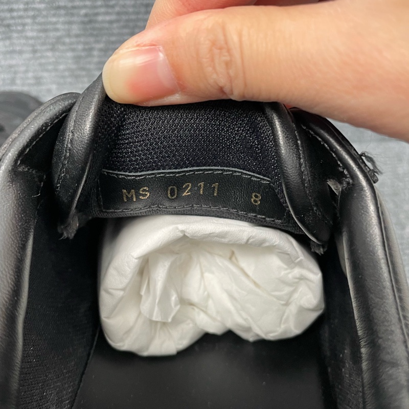 98新LV 黑色皮面老花板鞋42碼無附件一-3