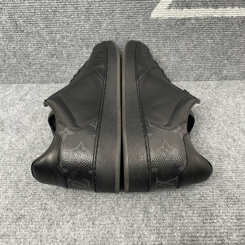 98新LV 黑色皮面老花板鞋42碼無附件一-6