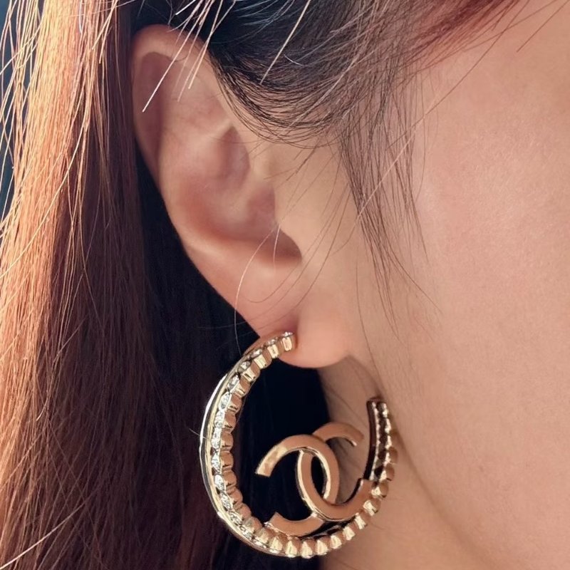 CHANEL 23K鑲鑽圈圈雙C耳環-1