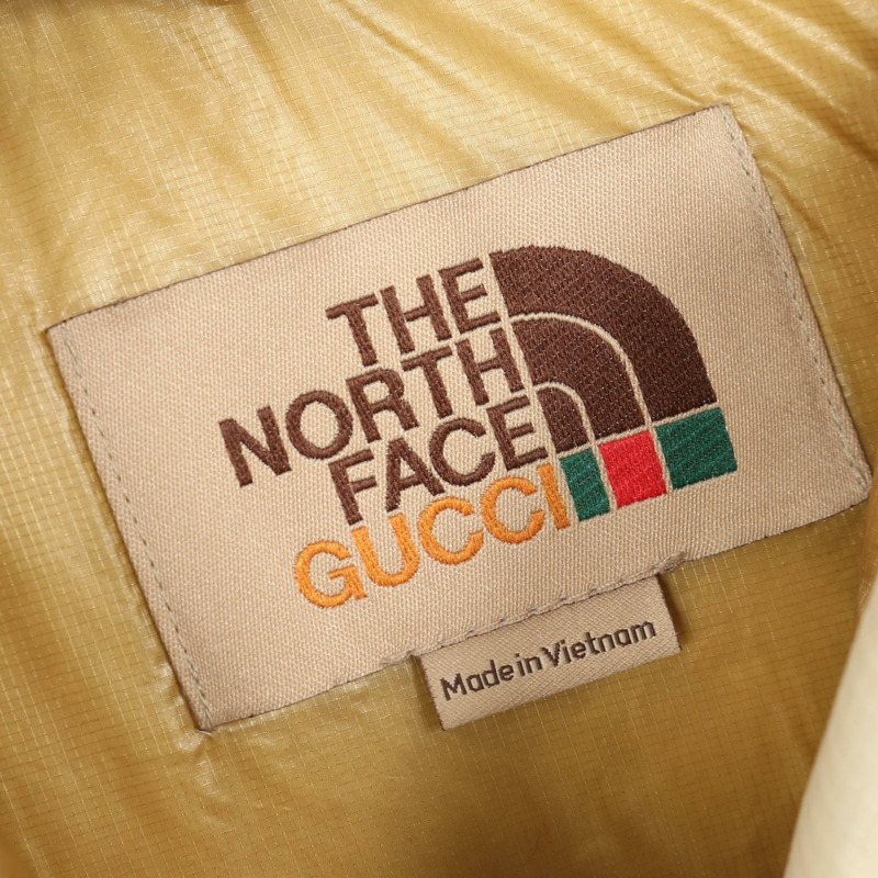 GUCCI 和 THE NORTH FACE 聯名款羽絨外套，S 碼，尼龍材質，米色，二手女款-2