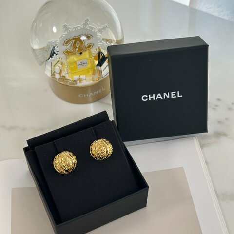 CHANEL 25A浮雕雙C小南瓜耳環