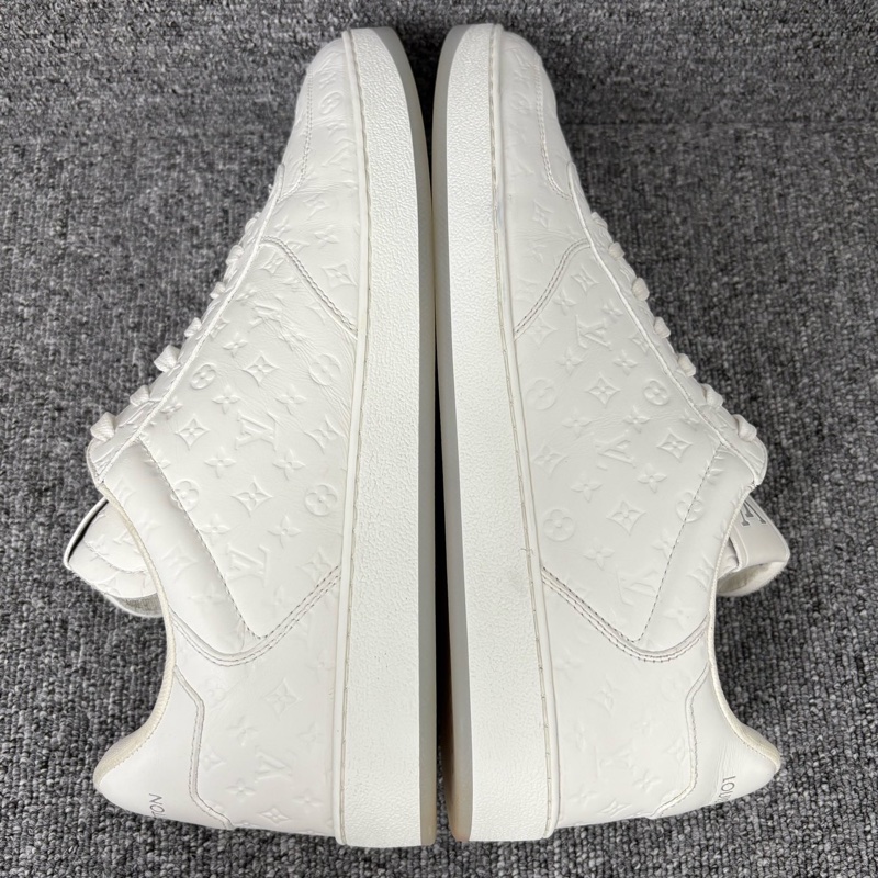 98新LV 路易威登白色皮面老花壓花板鞋@43碼 無附件一-3