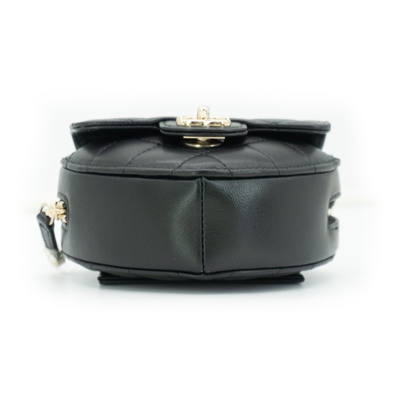 Chanel 展示品 菱格羊皮金釦愛心鍊帶斜背包(AP2787-黑)-3