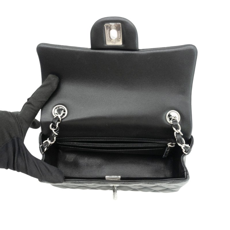 Chanel 展示品 Mini Flap 銀雙C菱格小羊皮斜背鍊包-20cm(A69900-黑)-4