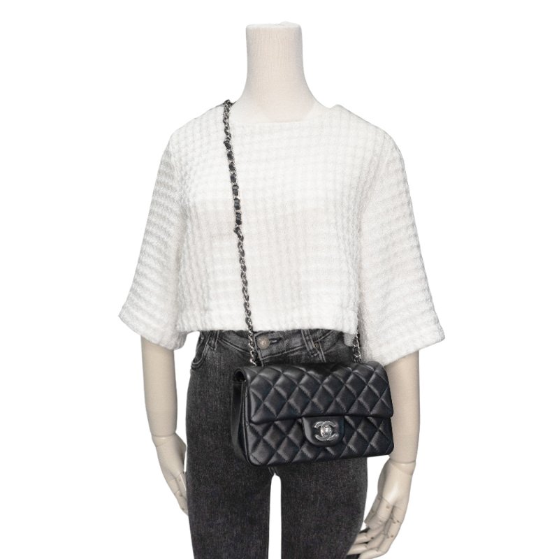 Chanel 展示品 Mini Flap 銀雙C菱格小羊皮斜背鍊包-20cm(A69900-黑)-5