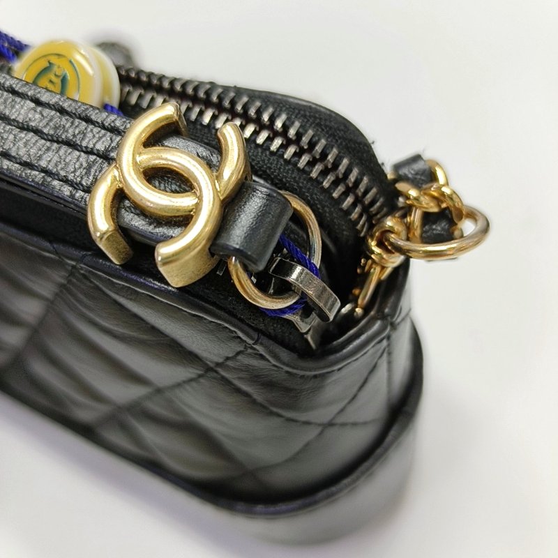 CHANEL GABRIELLE迷你黑色牛皮菱格紋絎縫流浪包單肩包手提包斜挎包金色銀色五金24開可拆卸肩-14