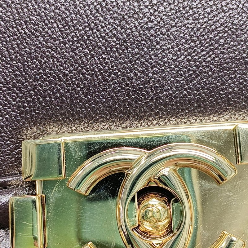 CHANEL BOY CHANEL深棕色荔枝紋牛皮單肩包金色五金可拆卸肩帶 晶片款 9.8新-8